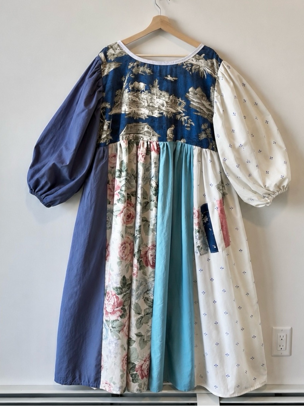 Le Telerie Toscane | Handmade Elegant Pastel Pastoral Toile Dress SKU 07213 - Picture 2 of 16